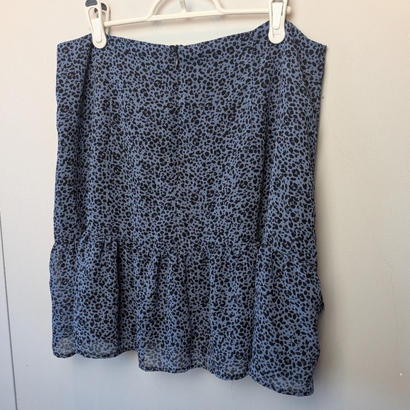 DYNAMITE Women Skirt Leopard Pattern Size Large Blue And Black Back Zipper - Picture 5 of 7